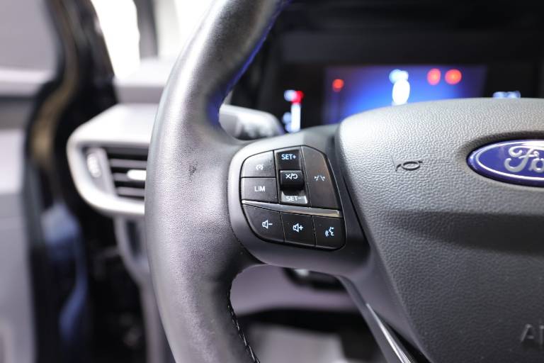 FORD Tourneo Courier 21