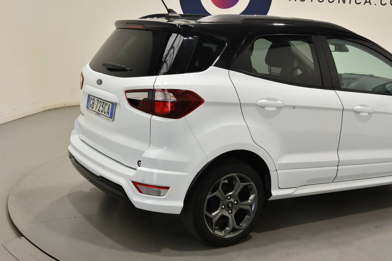 FORD EcoSport 13