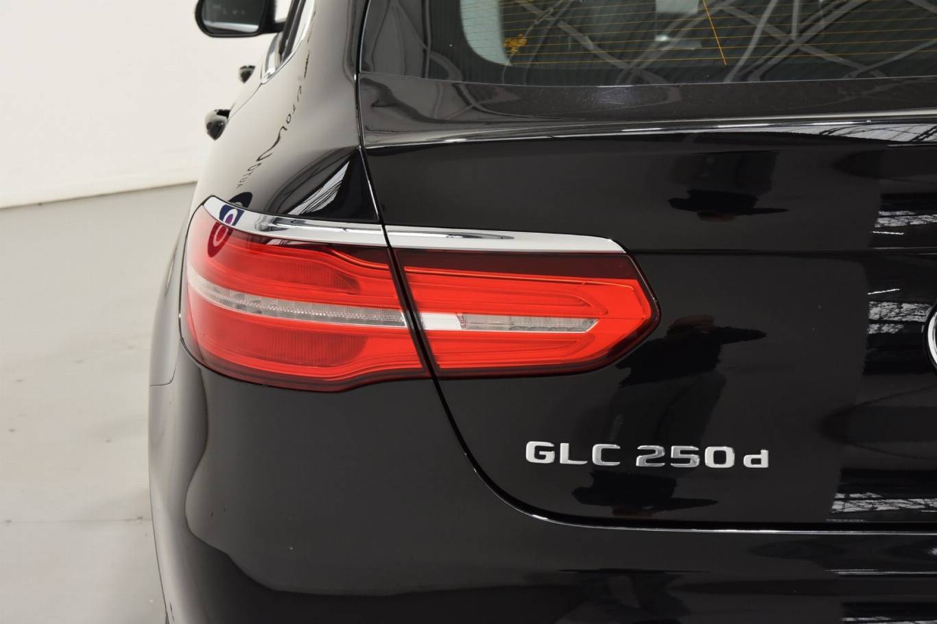 MERCEDES-BENZ GLC 250 10