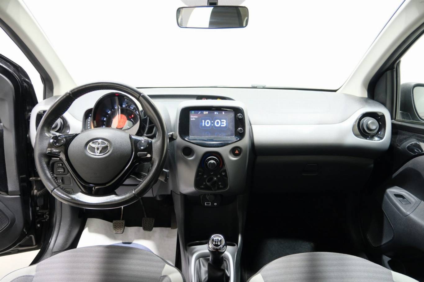 TOYOTA Aygo 10
