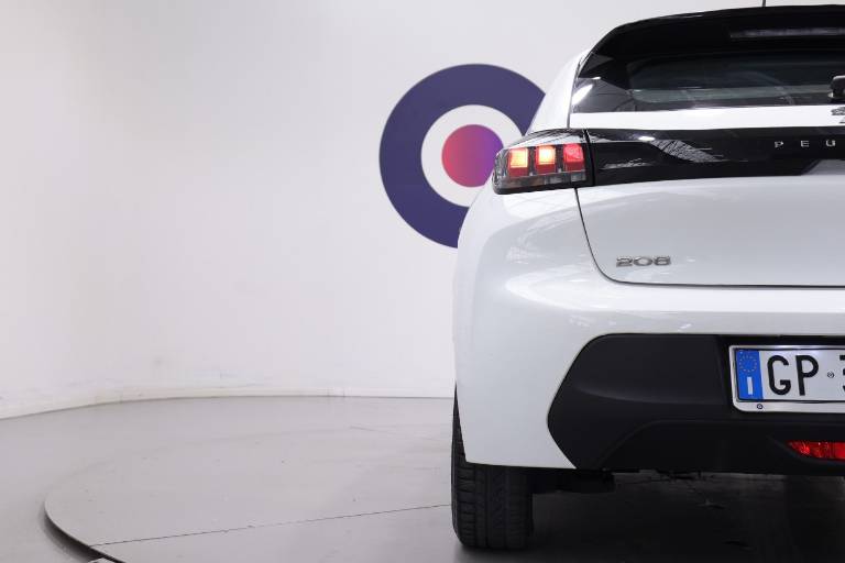 PEUGEOT 208 41