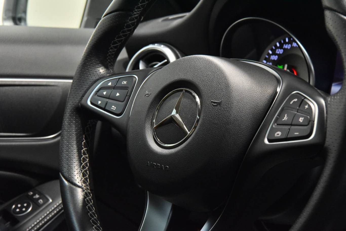 MERCEDES-BENZ GLA 200 41