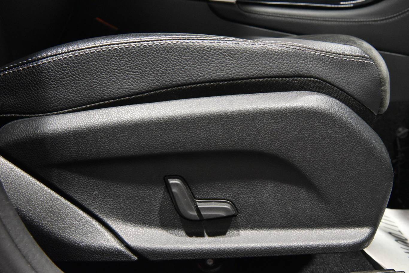 MERCEDES-BENZ GLC 220 46