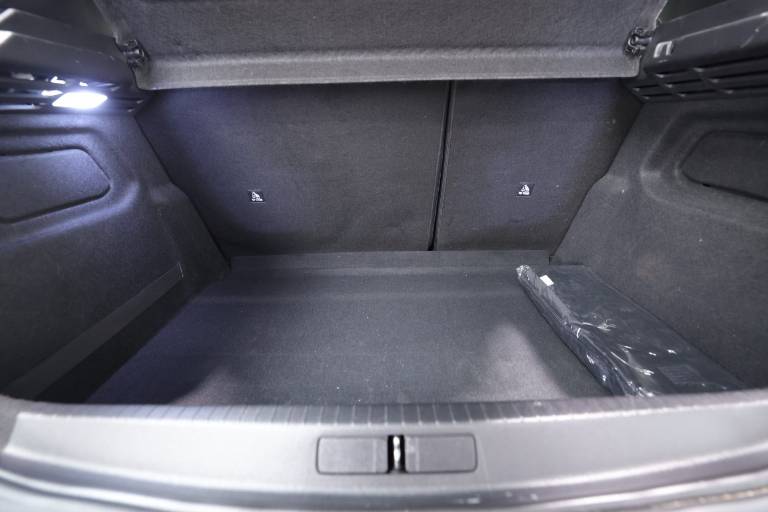 PEUGEOT 208 56