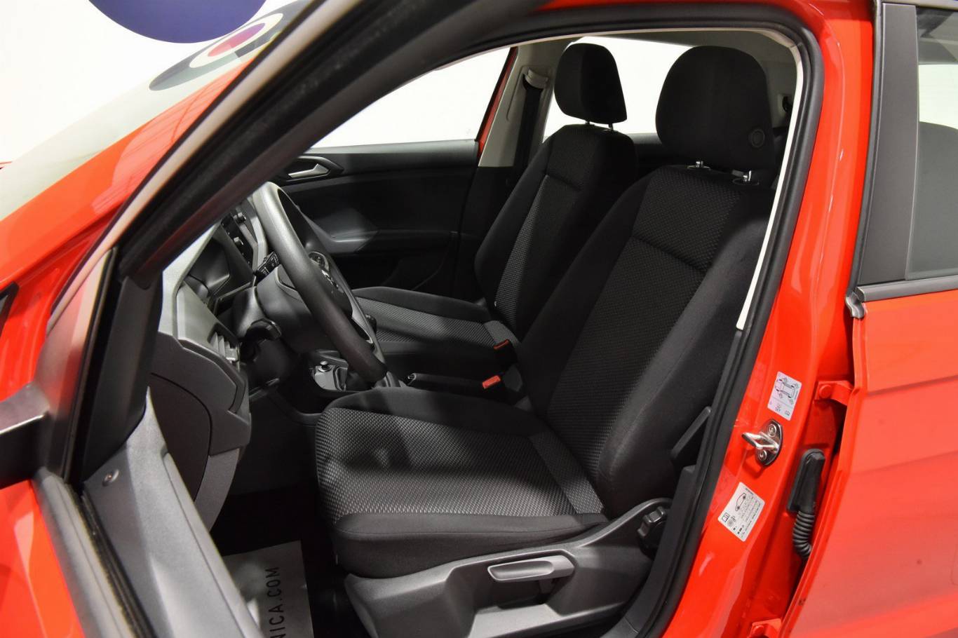 VOLKSWAGEN T-Cross 4