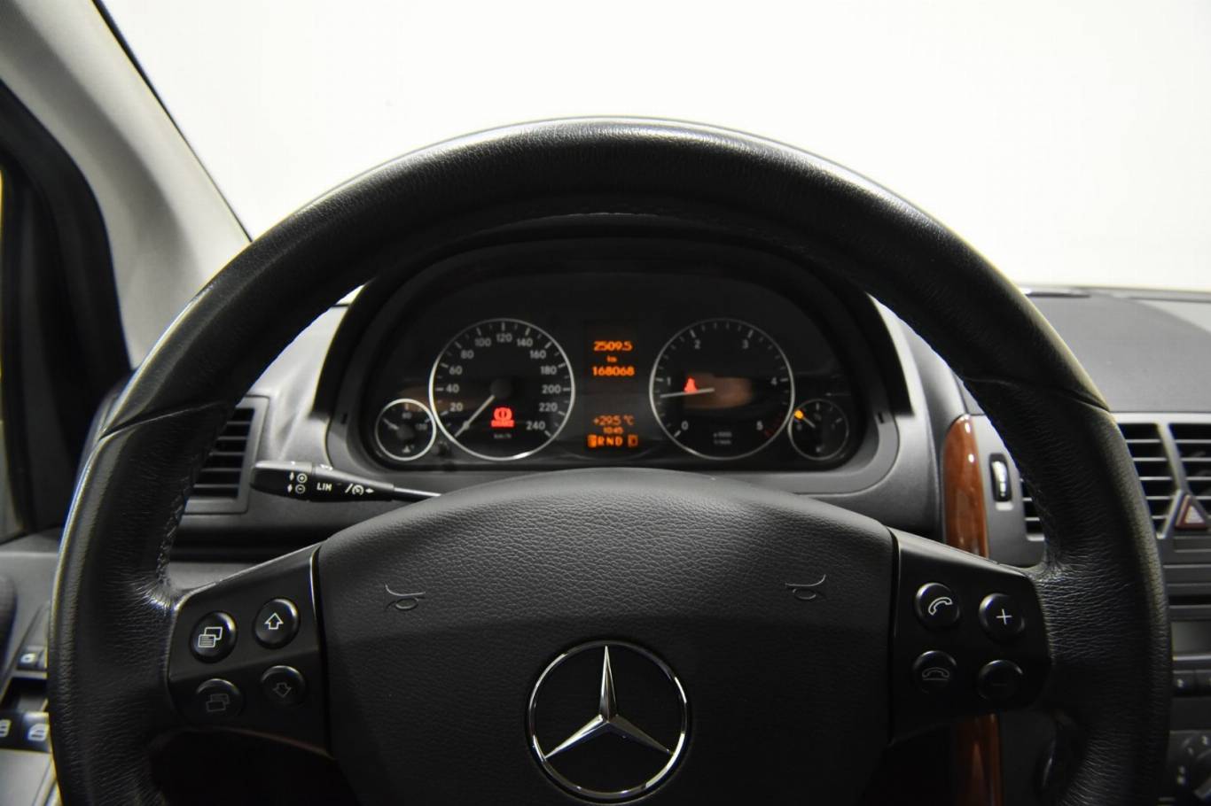 MERCEDES-BENZ A 180 5