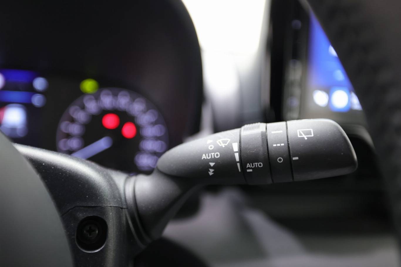 TOYOTA Yaris 23