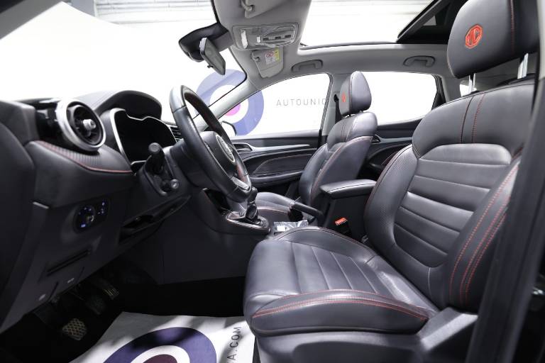 MG ZS 19