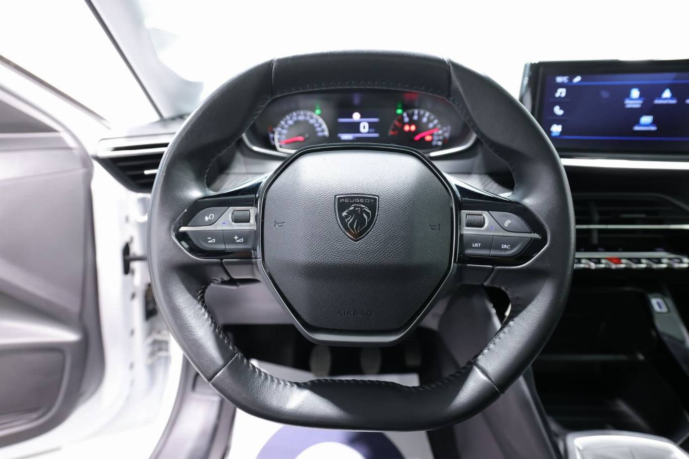 PEUGEOT 208 7