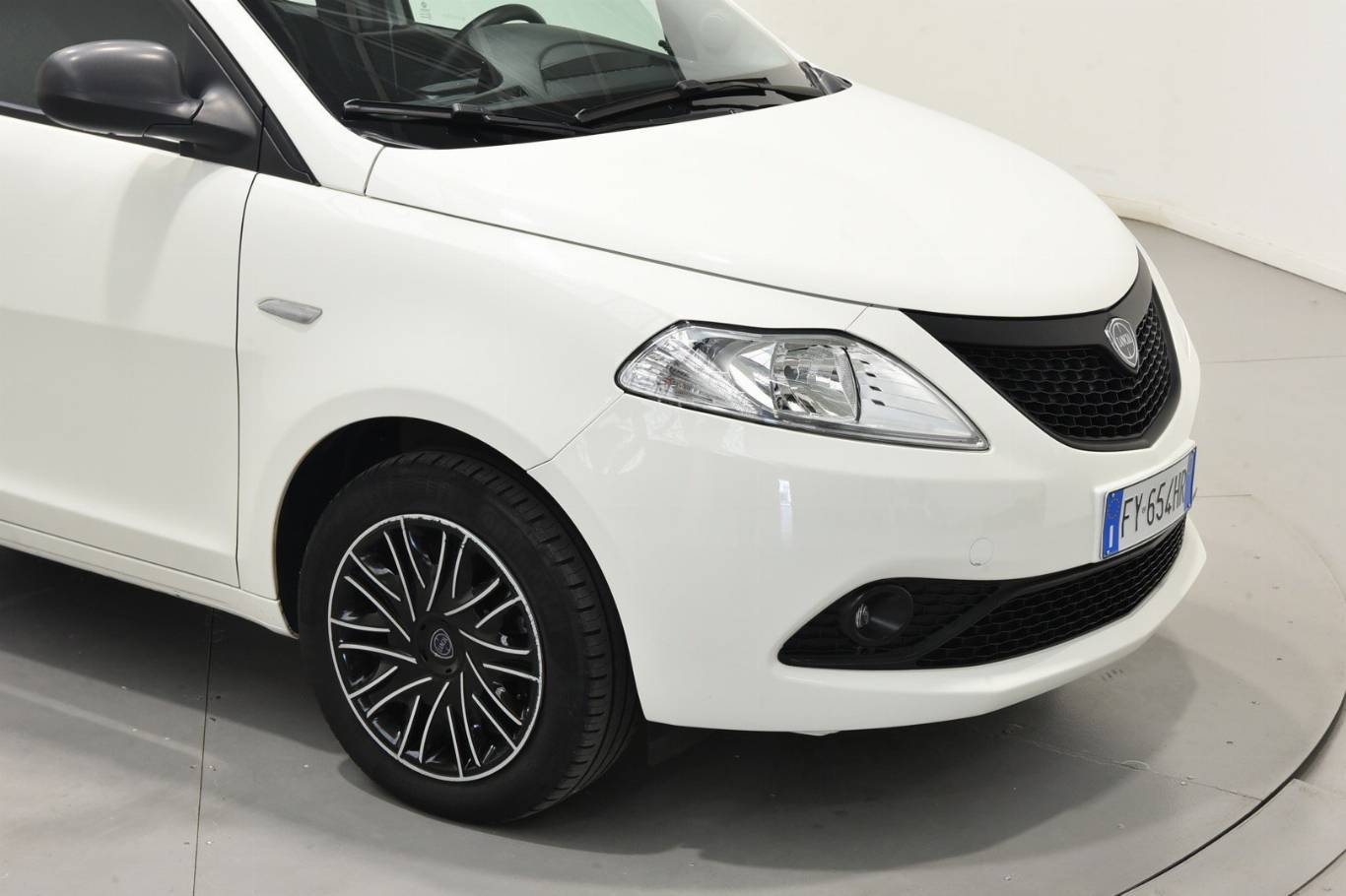 LANCIA Ypsilon 16
