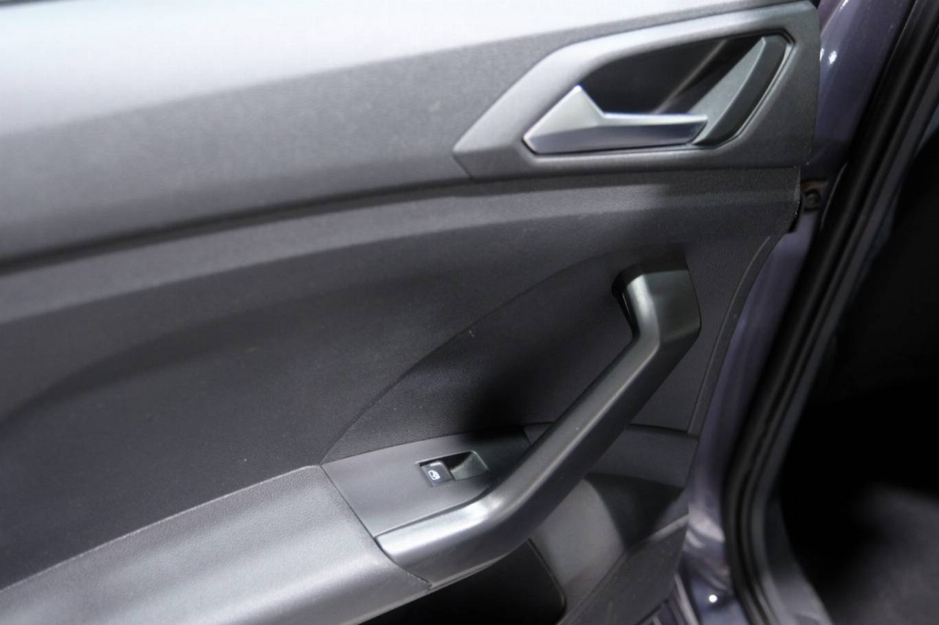 VOLKSWAGEN T-Cross 38