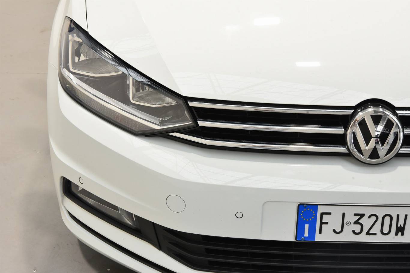 VOLKSWAGEN Touran 17