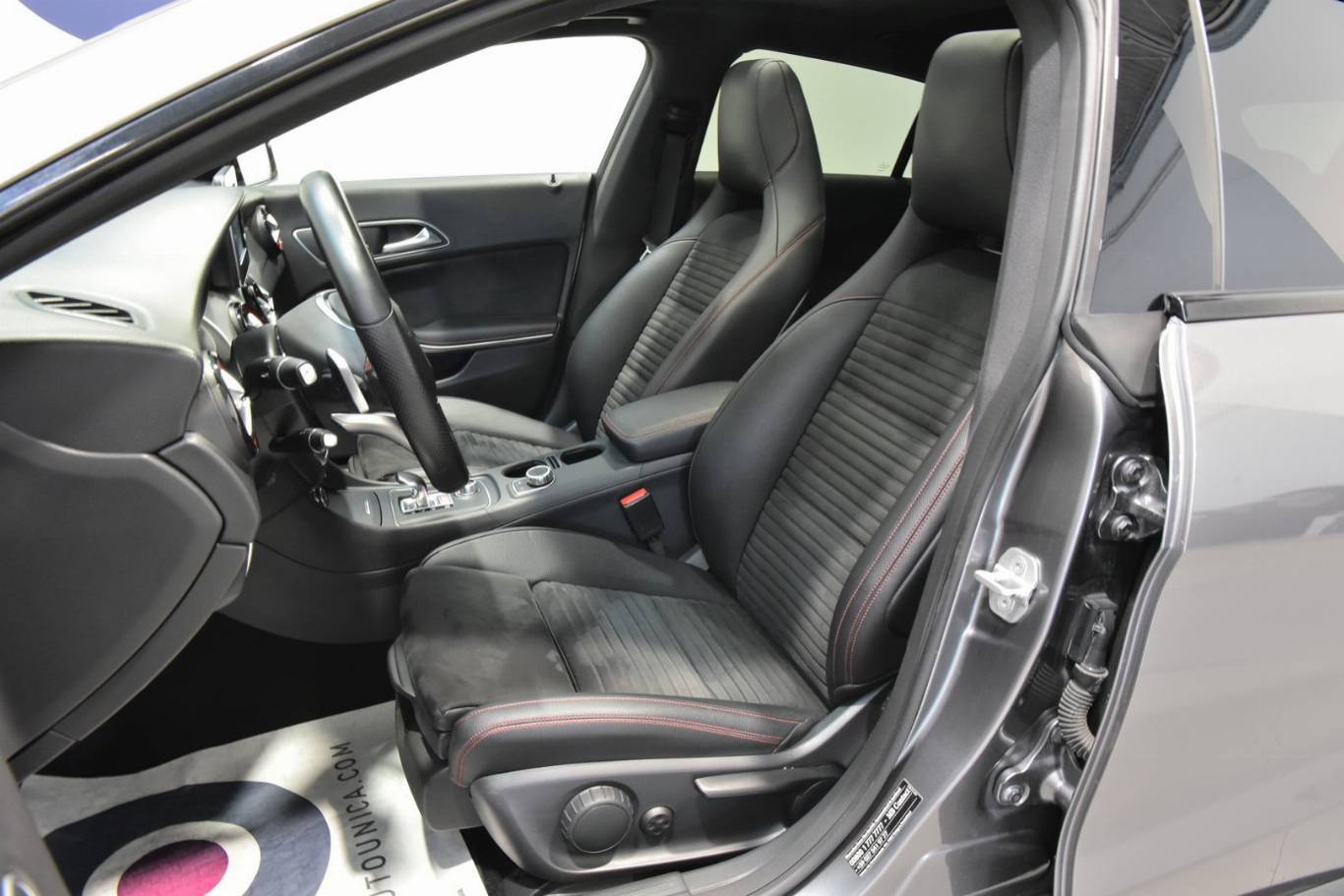 MERCEDES-BENZ CLA 45 AMG 4