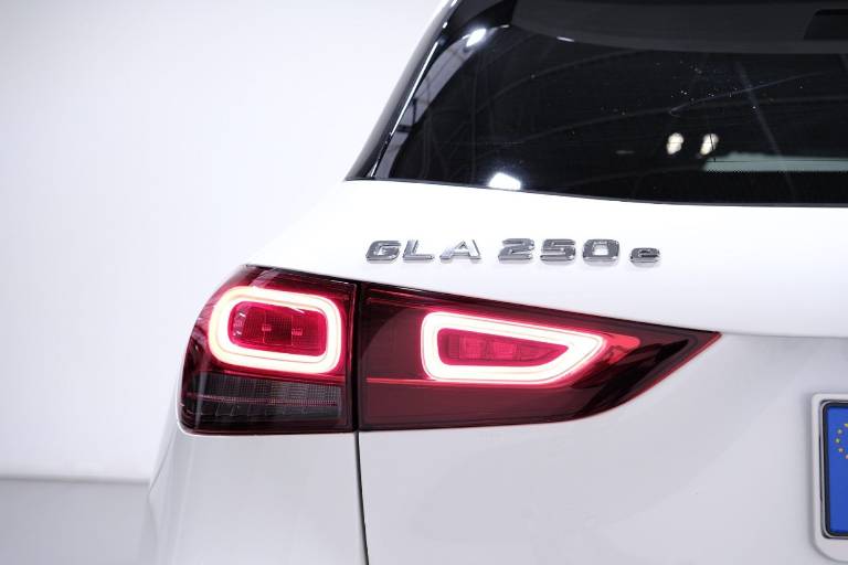 MERCEDES-BENZ GLA 53