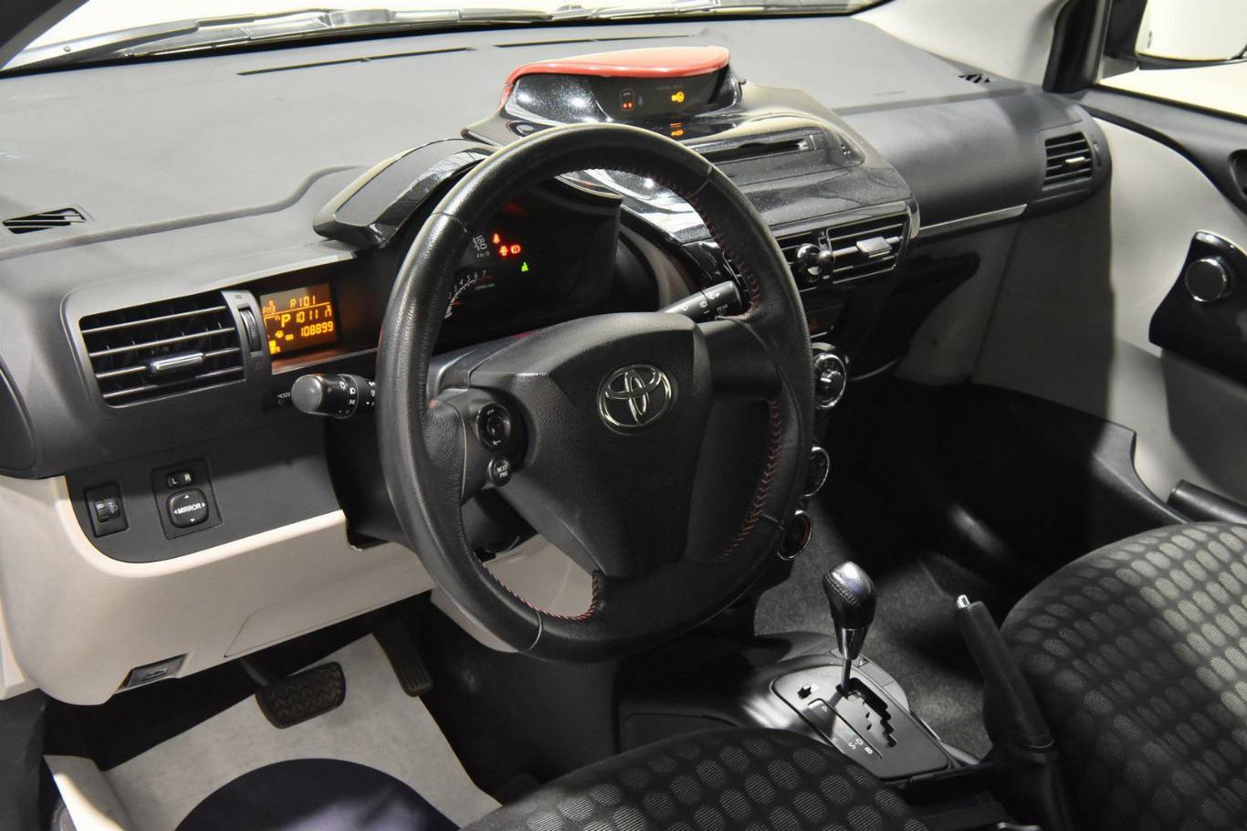TOYOTA IQ 3