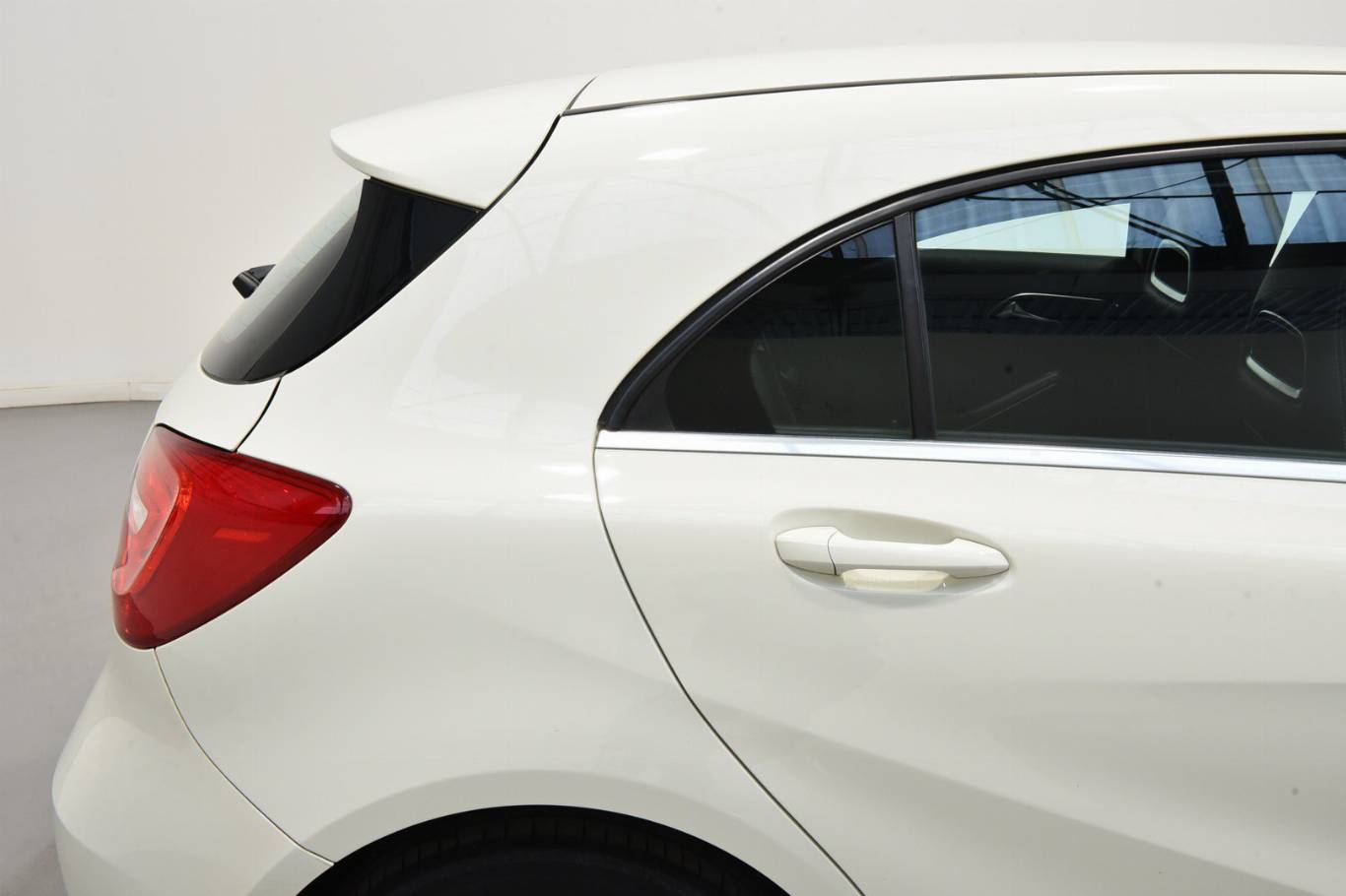 MERCEDES-BENZ A 180 48