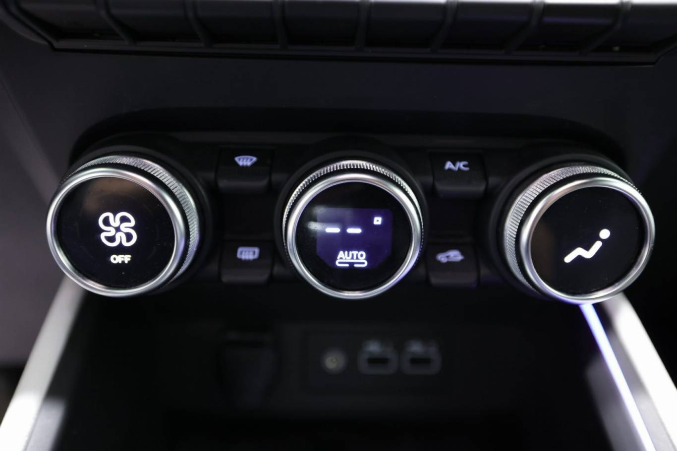 RENAULT Clio 28