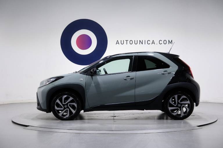 TOYOTA Aygo X 18