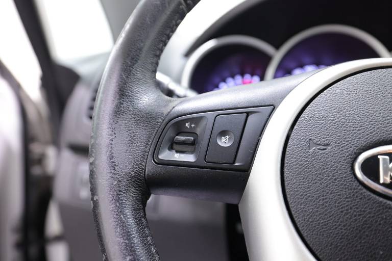 KIA Venga 21