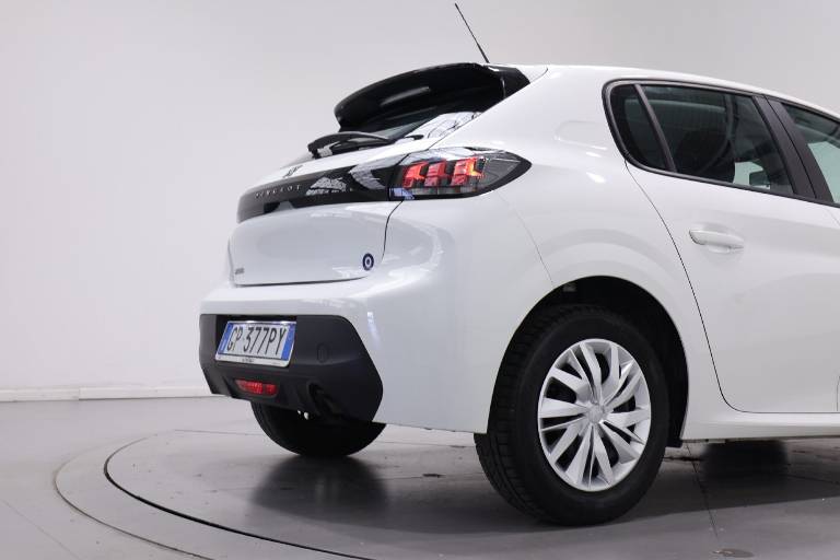 PEUGEOT 208 42