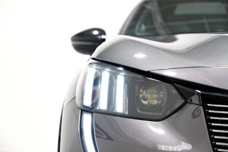 PEUGEOT 208 15