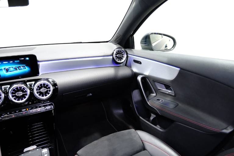 MERCEDES-BENZ A 180 43