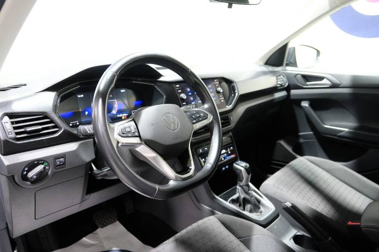VOLKSWAGEN T-Cross 5