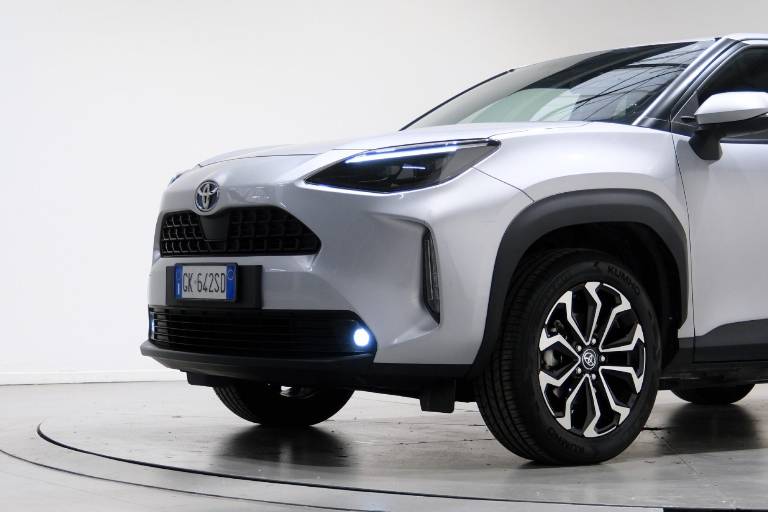 TOYOTA Yaris Cross 11