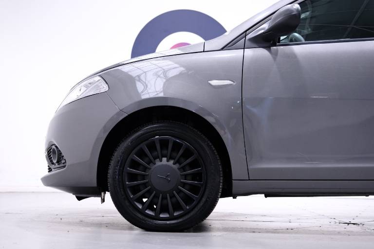 LANCIA Ypsilon 11