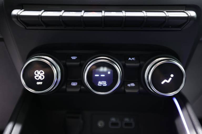 RENAULT Clio 29