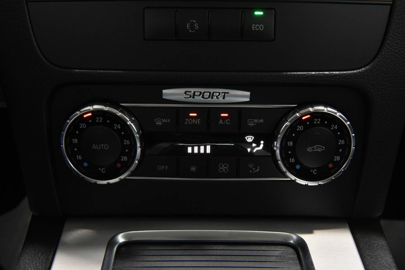 MERCEDES-BENZ GLK 220 8