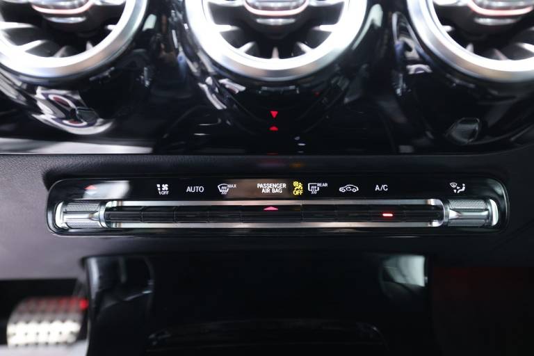 MERCEDES-BENZ Classe A 29
