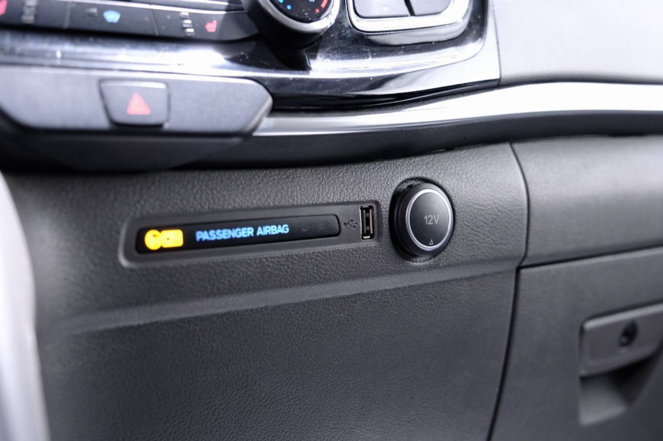 FORD Tourneo Custom 31