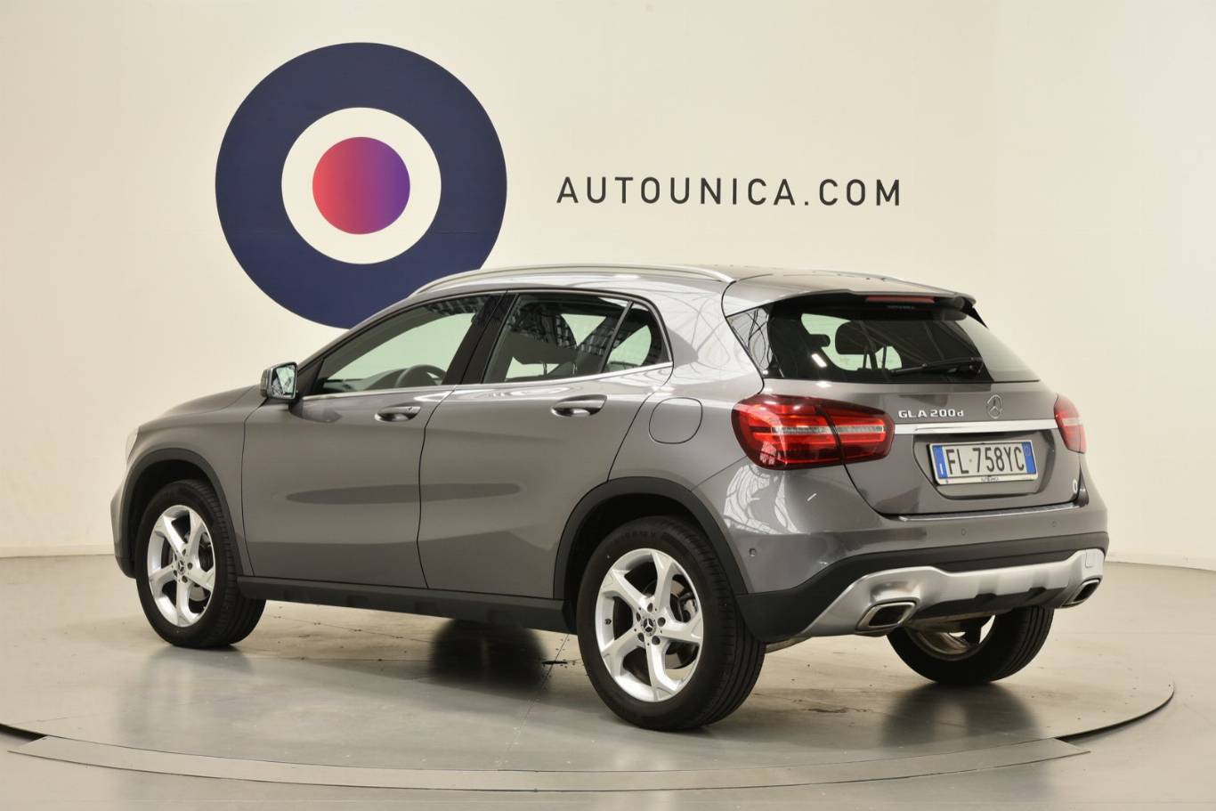 MERCEDES-BENZ GLA 200 2