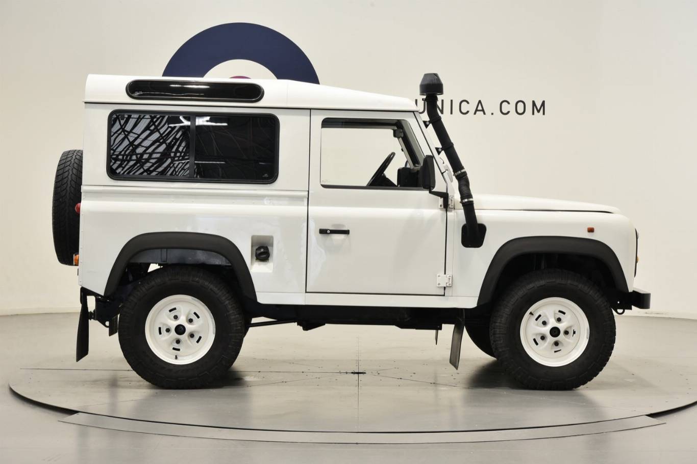 LAND ROVER Defender 31