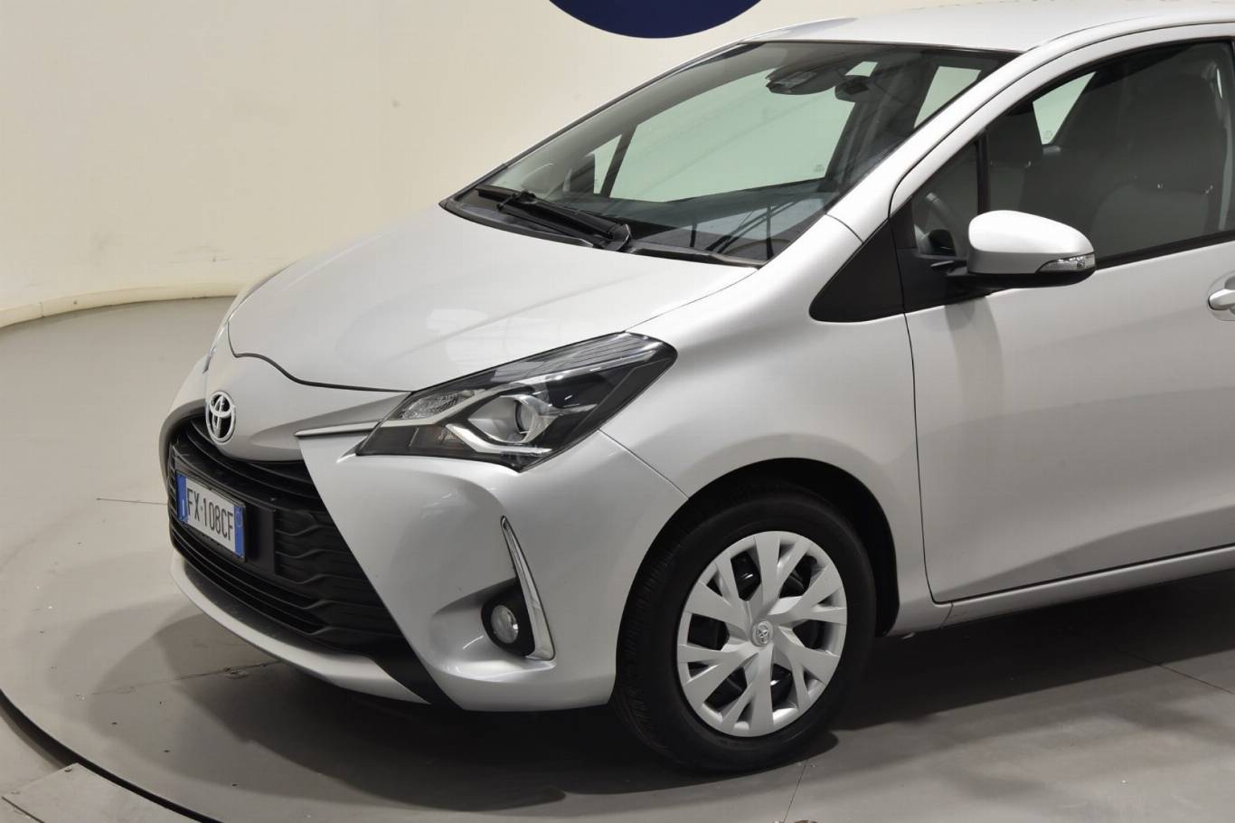 TOYOTA Yaris 15