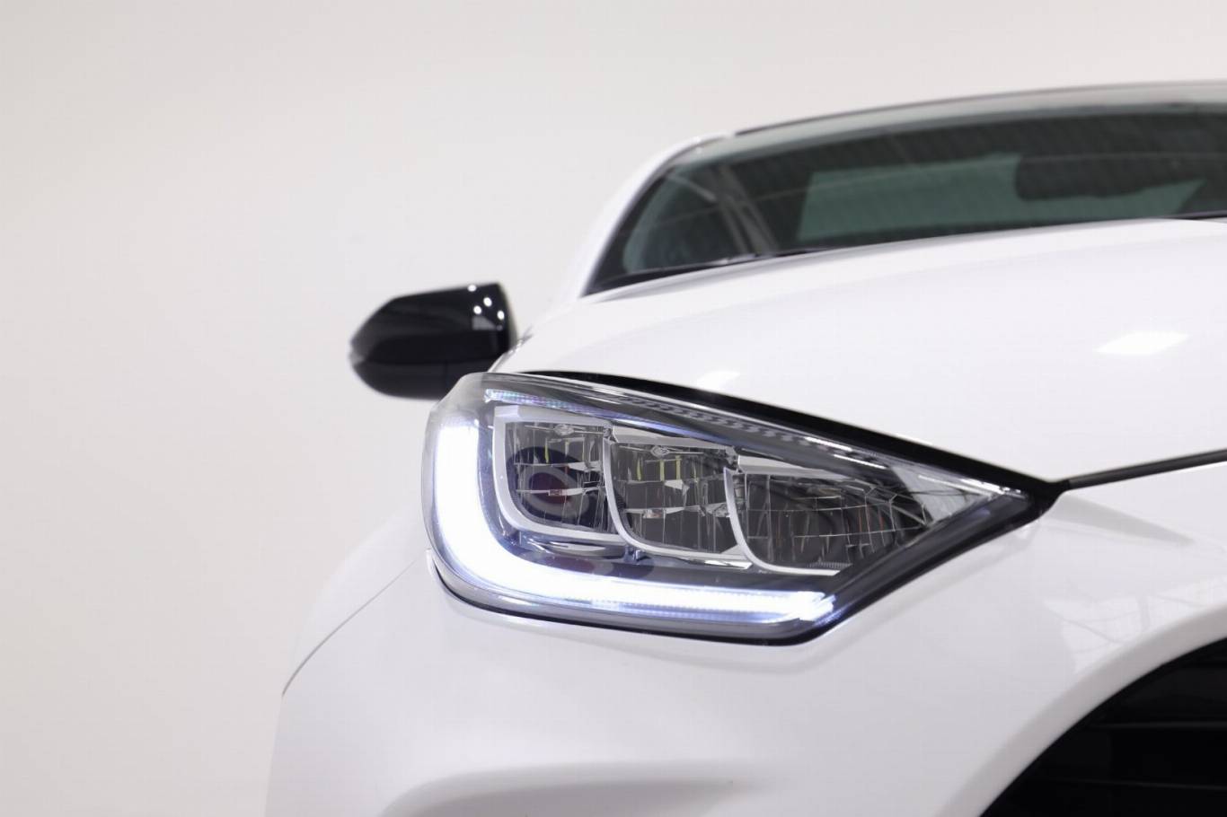 TOYOTA Yaris 13