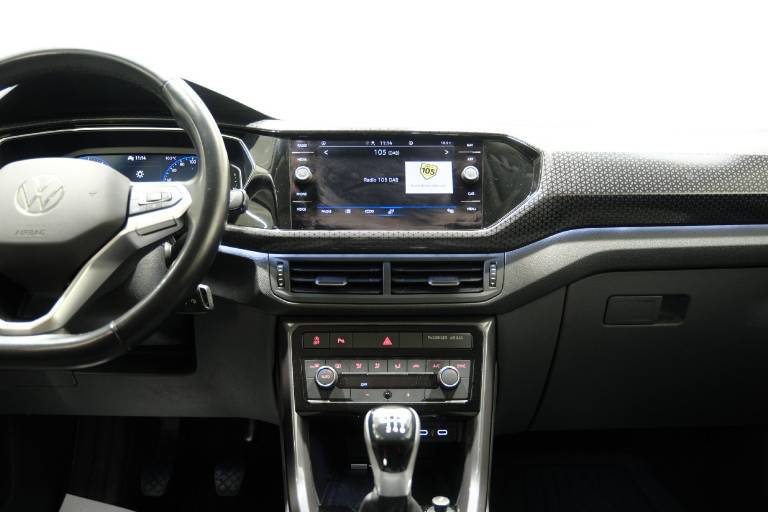 VOLKSWAGEN T-Cross 37