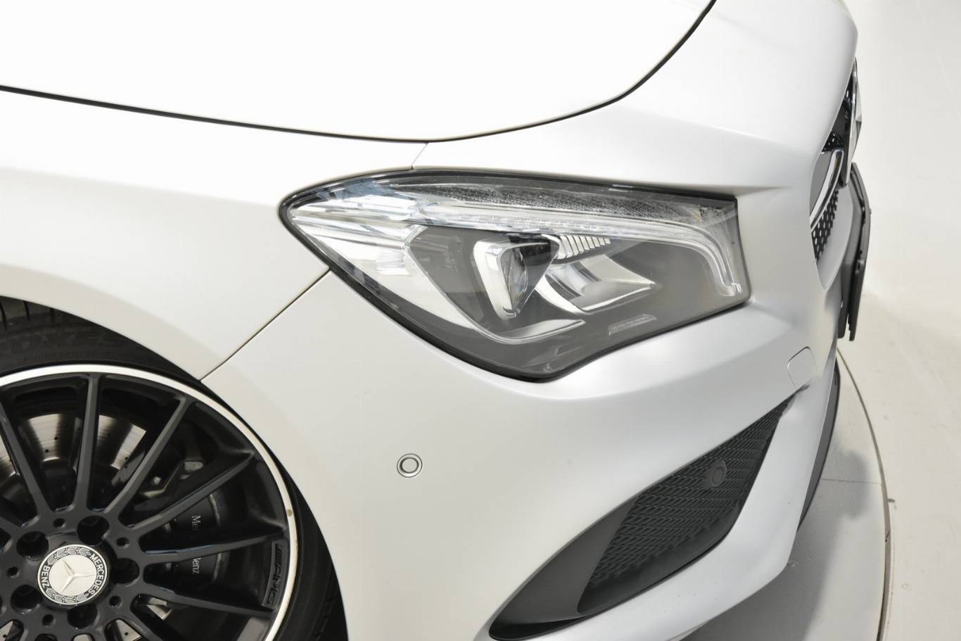 MERCEDES-BENZ CLA 220 69