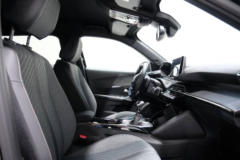PEUGEOT 2008 52