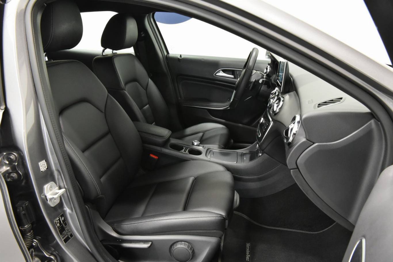 MERCEDES-BENZ GLA 200 21