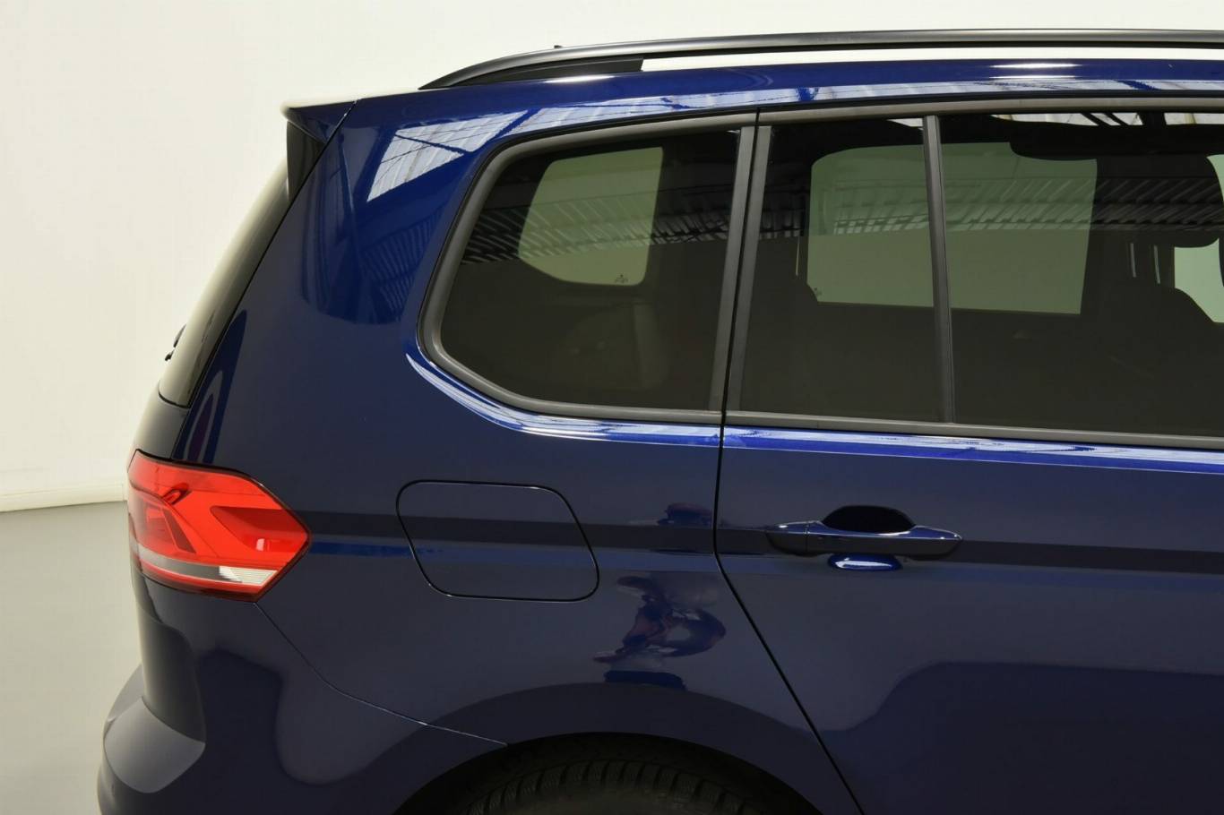 VOLKSWAGEN Touran 47