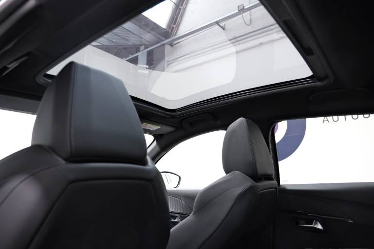 PEUGEOT 208 50