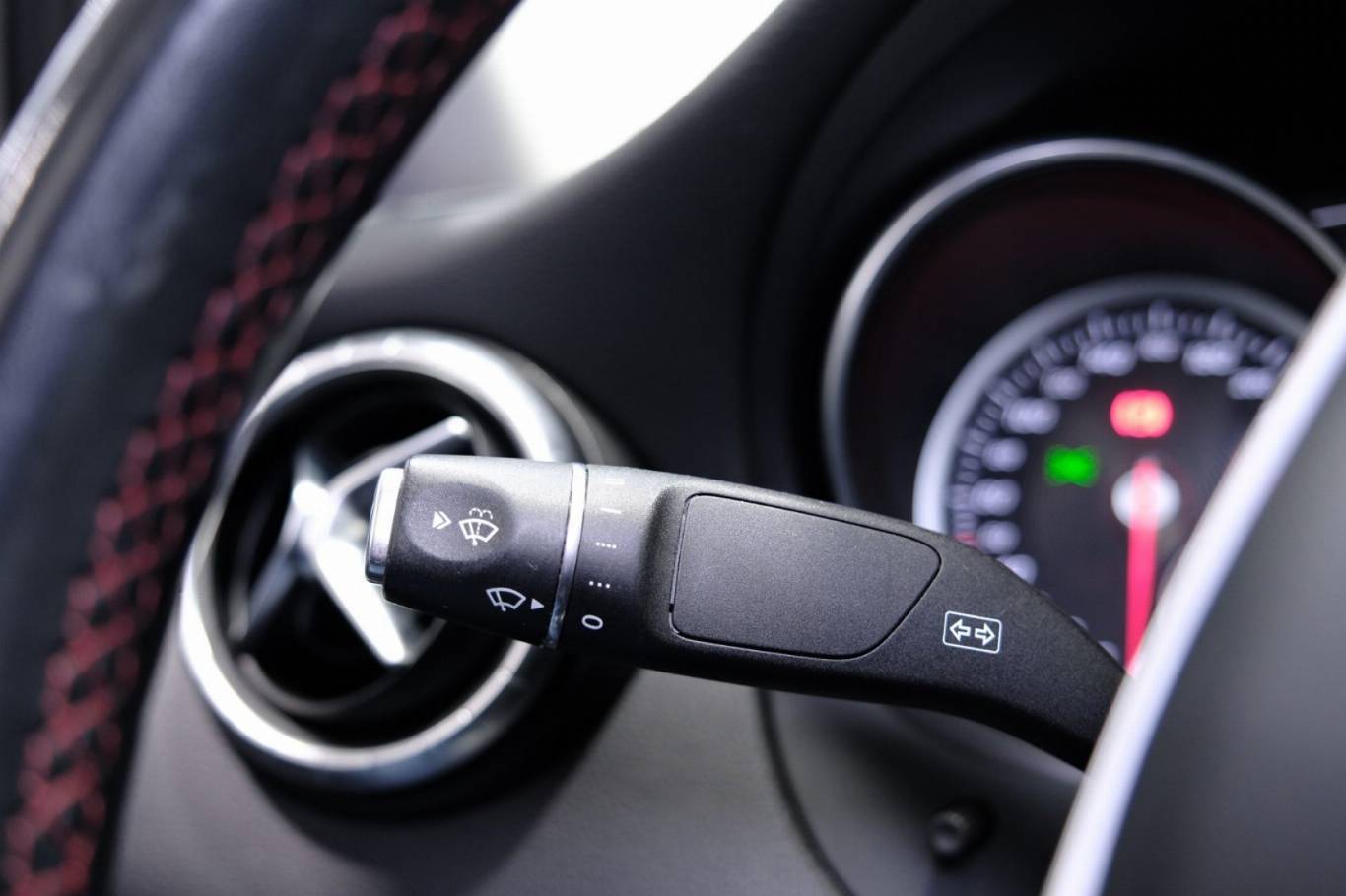 MERCEDES-BENZ CLA 220 21