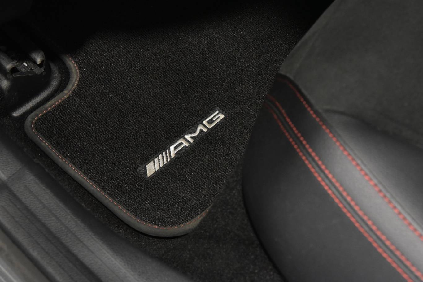 MERCEDES-BENZ CLA 200 57