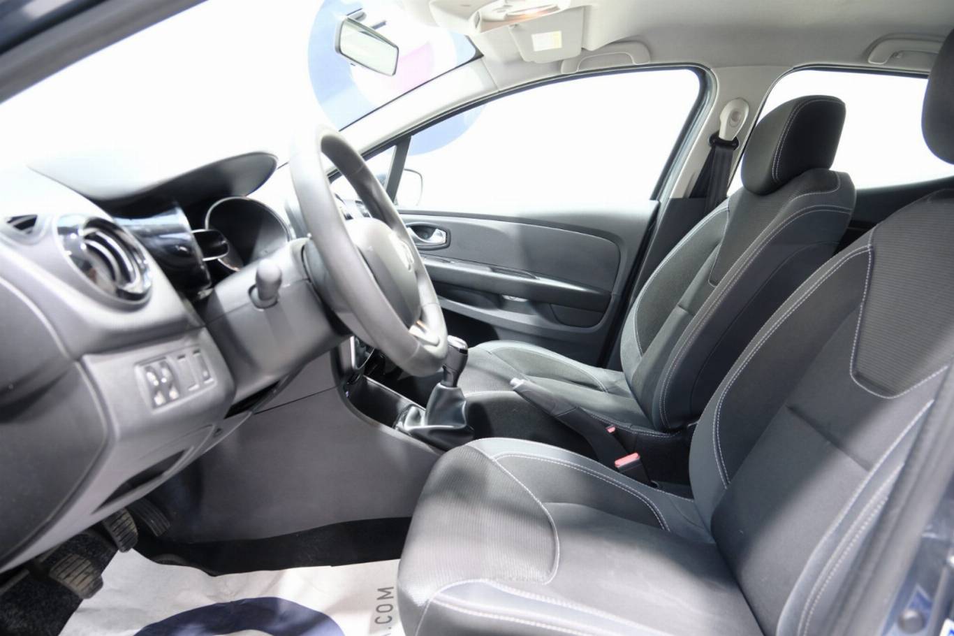 RENAULT Clio 20