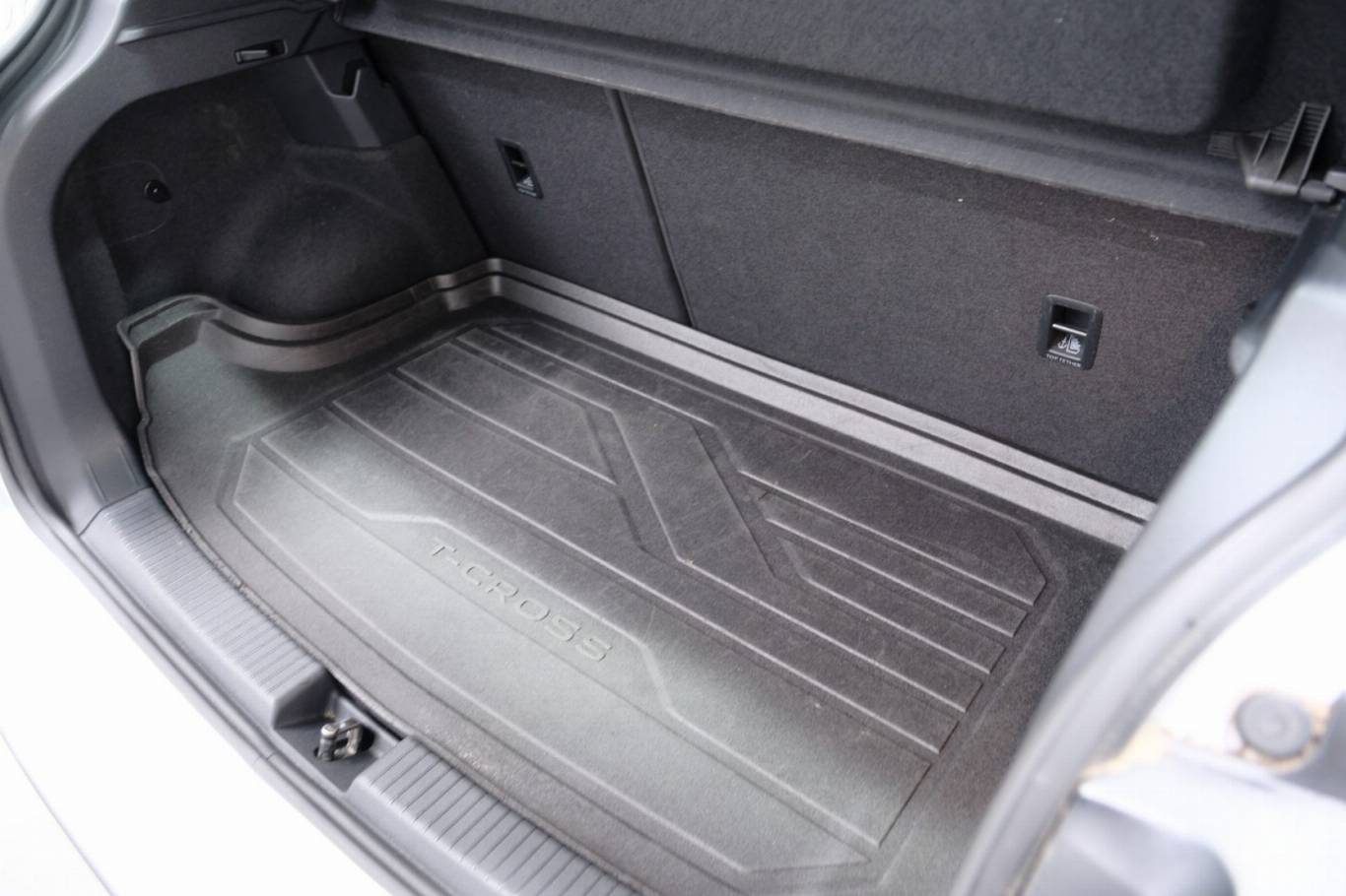 VOLKSWAGEN T-Cross 55