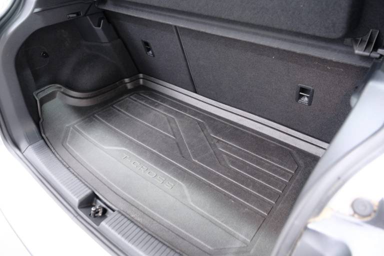 VOLKSWAGEN T-Cross 55