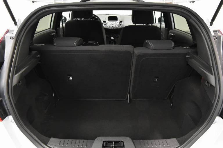 FORD Fiesta 13