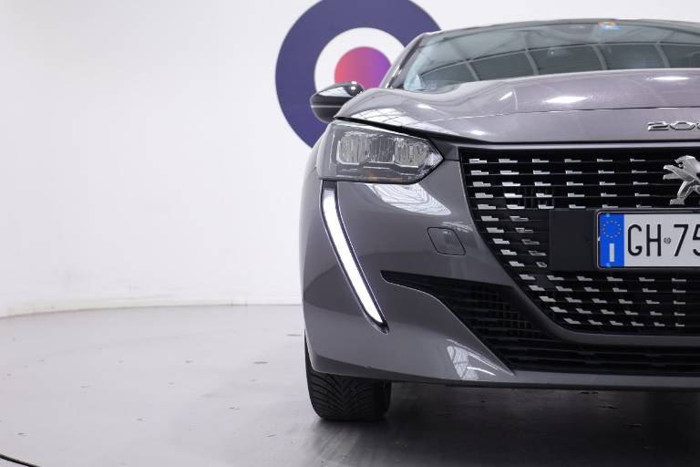 PEUGEOT 208 39